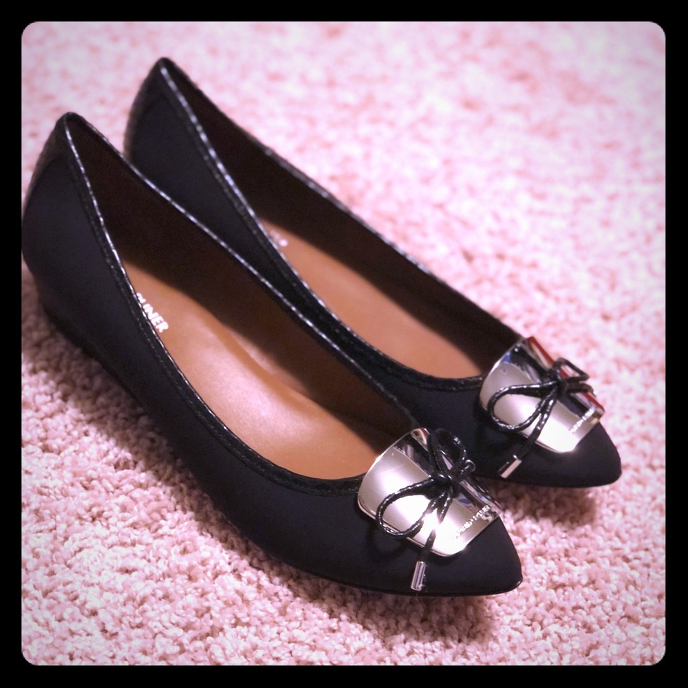 Donald J. Pliner Black Wedge Skimmer Flats